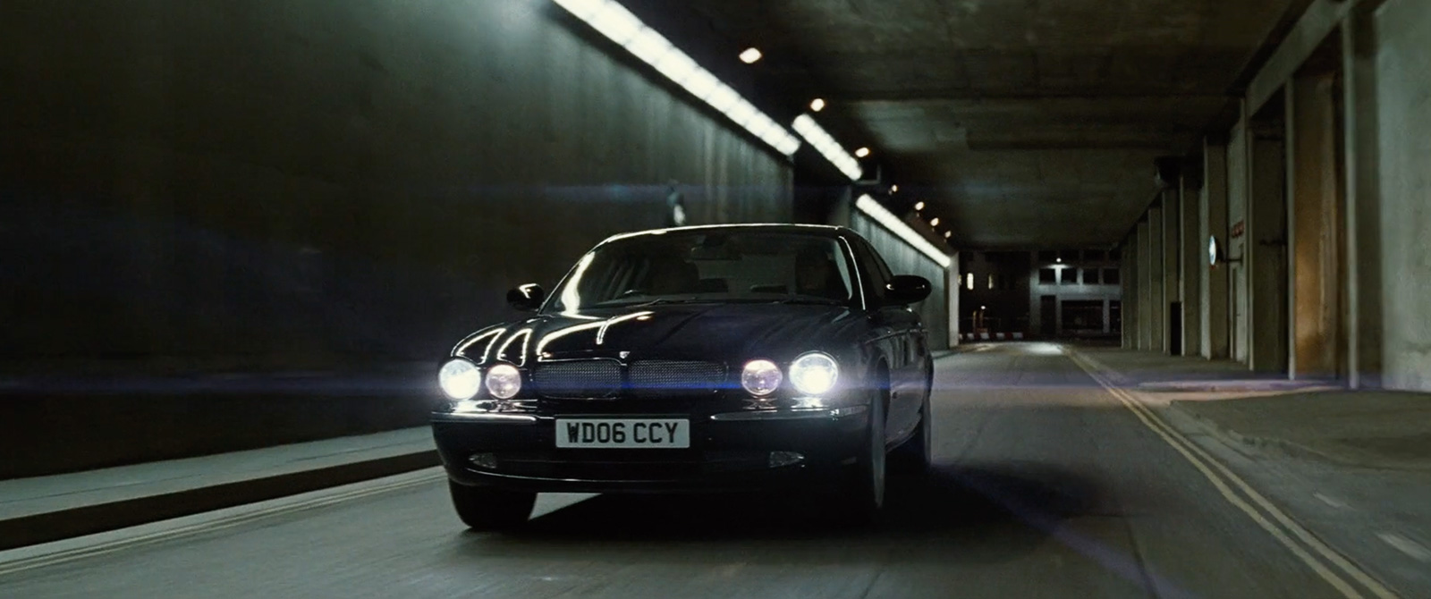 Jaguar XJ uit Spectre te koop
