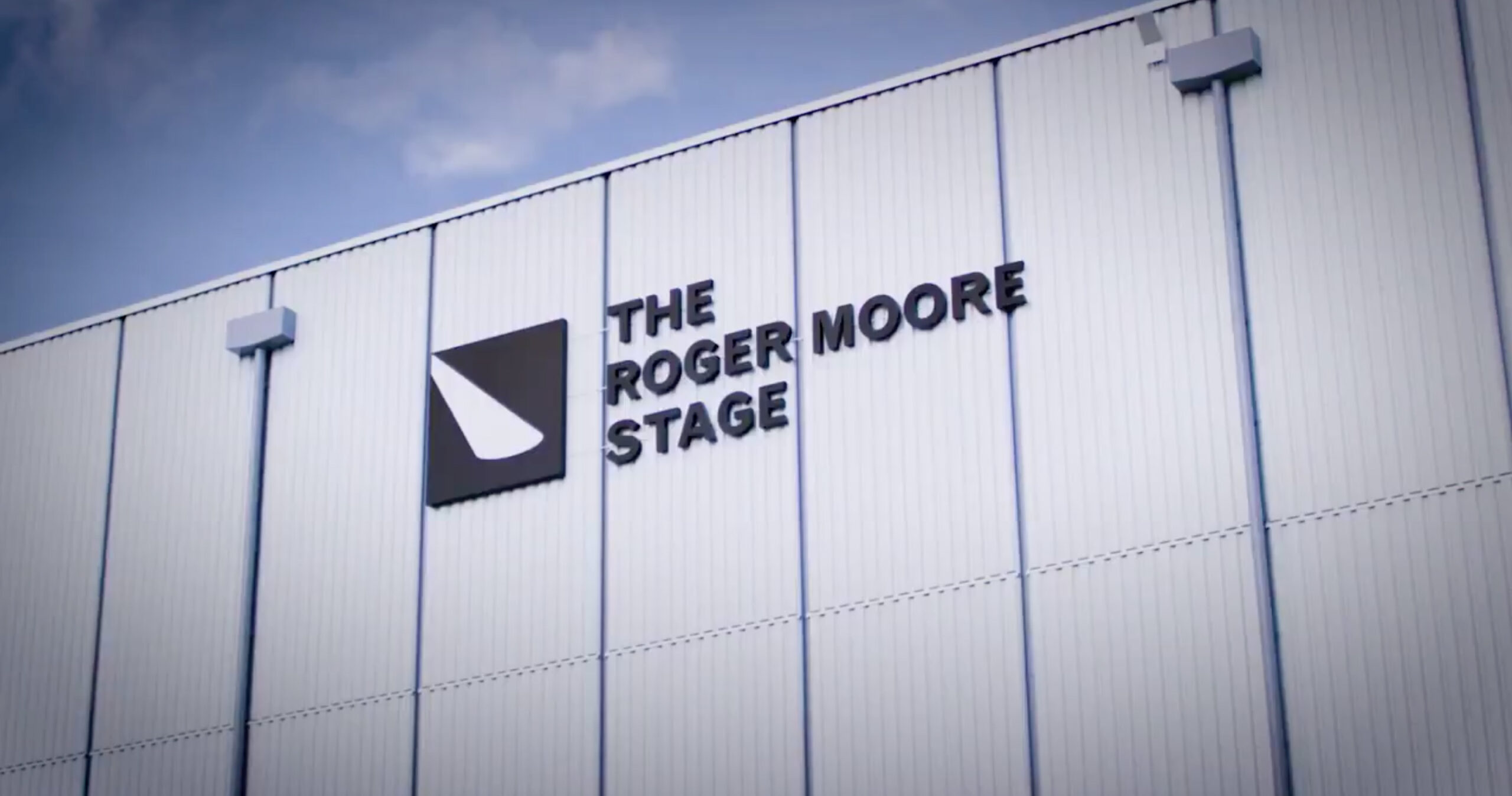 Pinewood Studios opent ‘The Roger Moore Stage’