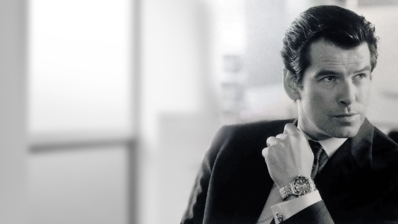 Omega Bond tentoonstelling in Londen
