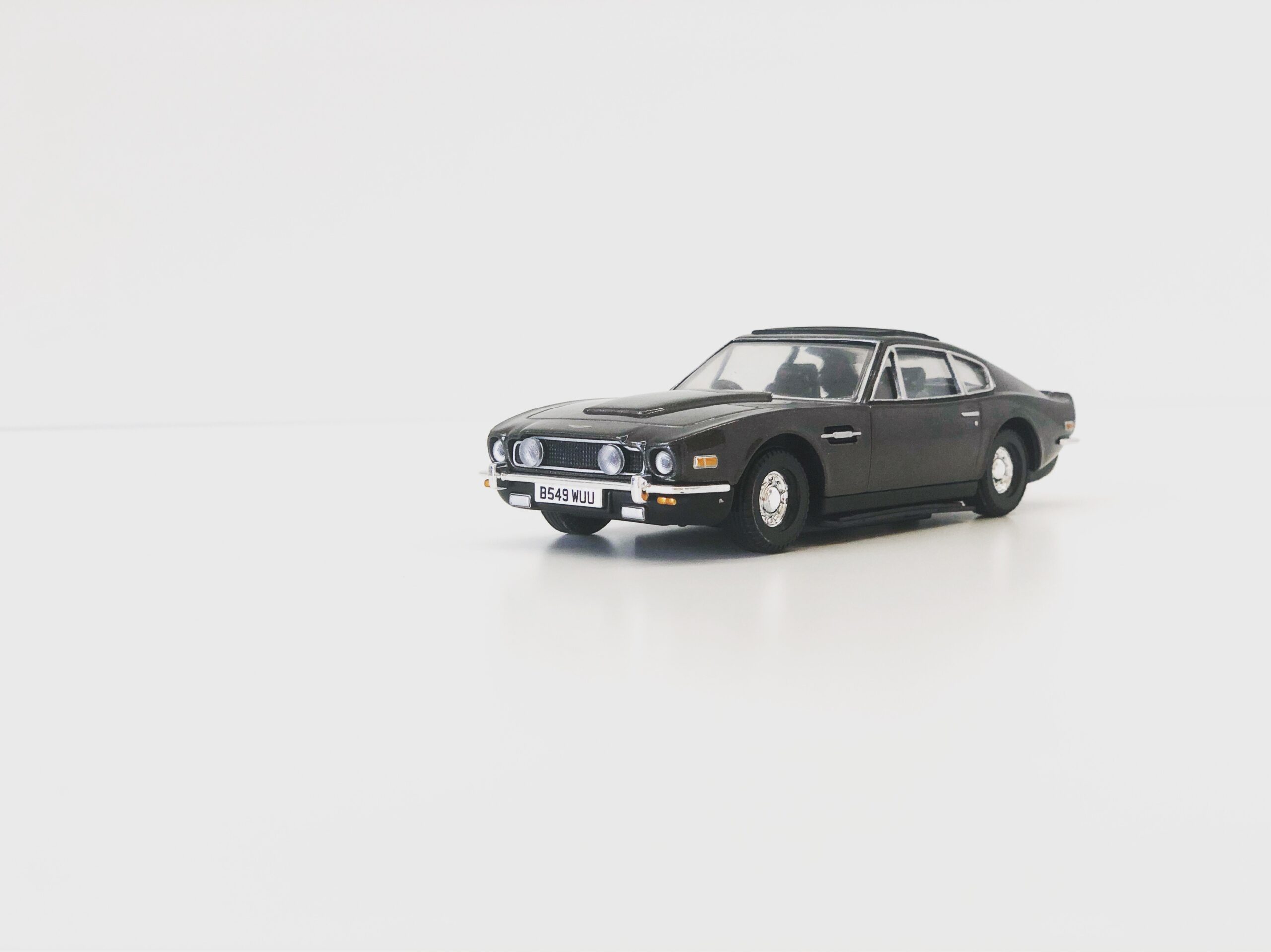 Recensie Corgi Aston Martin V8 Vantage Volante (2018)